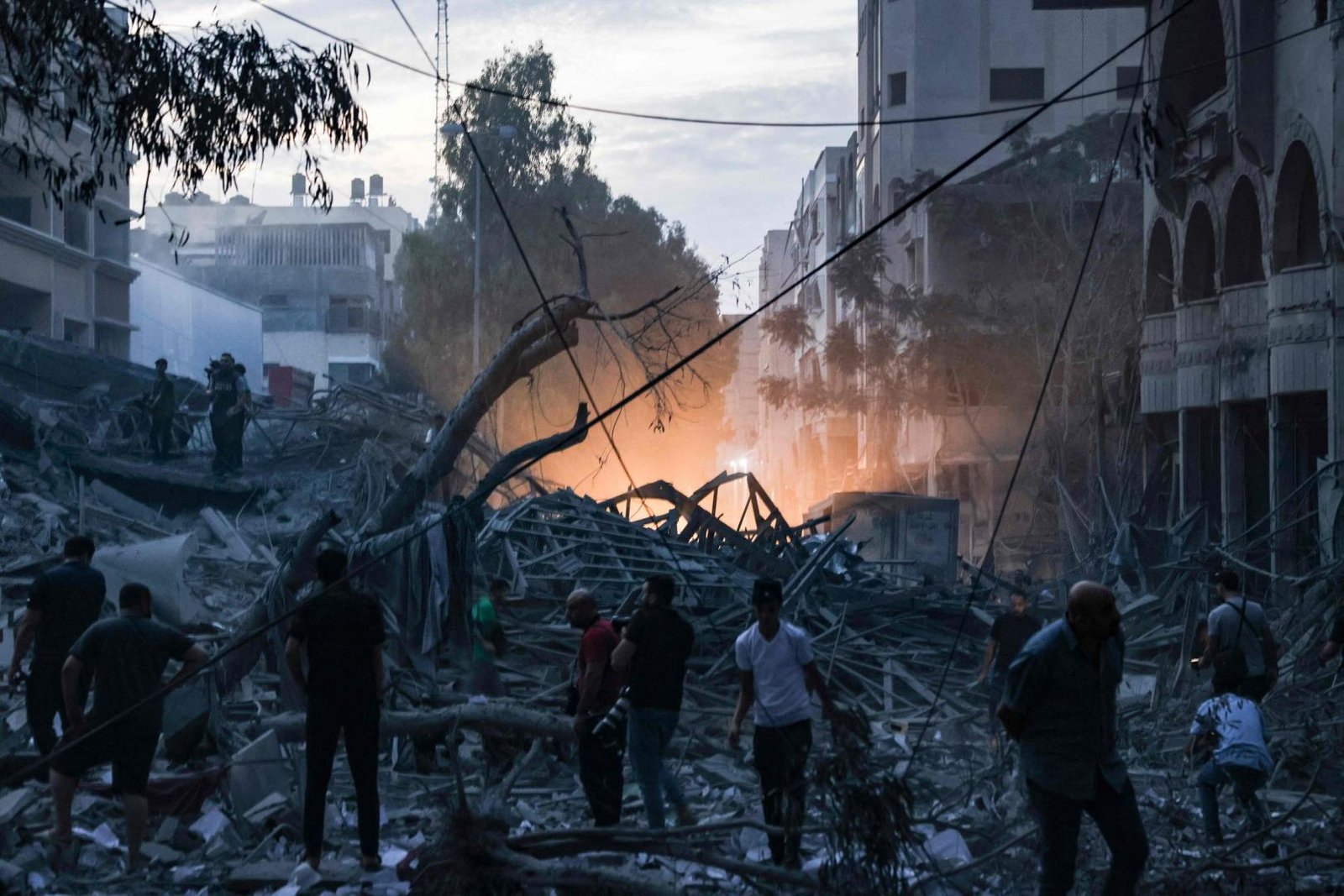 No solo la Franja de Gaza estÃ¡ devastada en su economÃ­a, sino la Cisjordania palestina, el otro gran territorio palestino se ha visto fuertemente afectada.